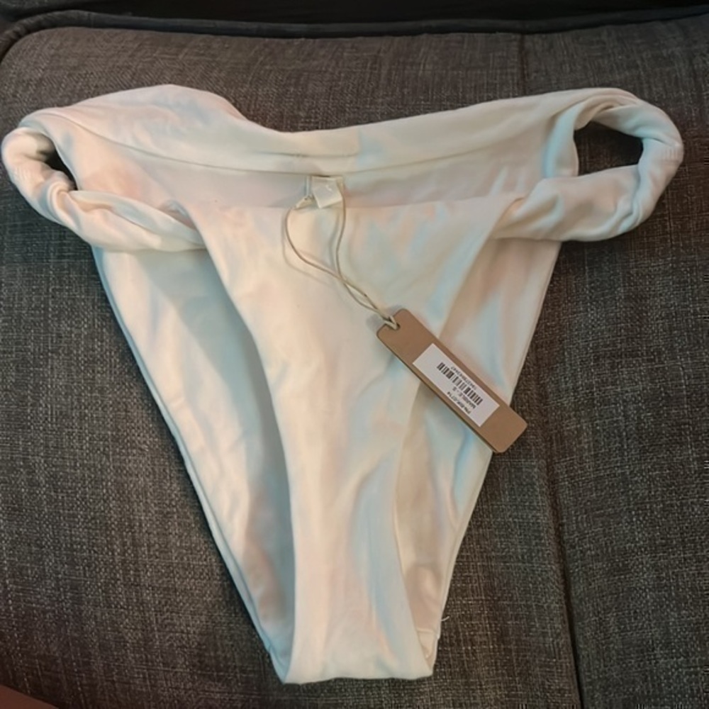 Skims Twist Bikini